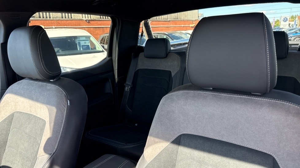 Used Volkswagen Amarok 2024 for sale - 76104323: Photo 17