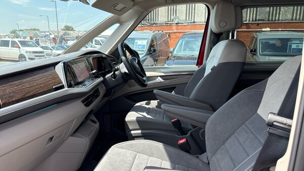 Used Volkswagen Multivan 2025 for sale - 75404145: Photo 2