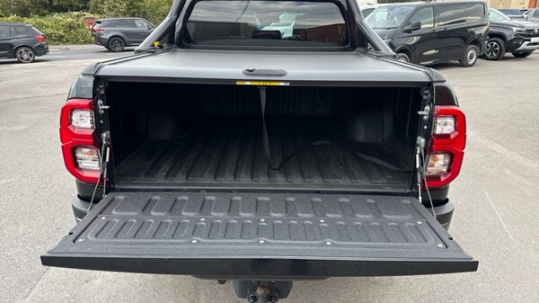 Used Toyota Hilux 2023 for sale - 76140024: Photo 17