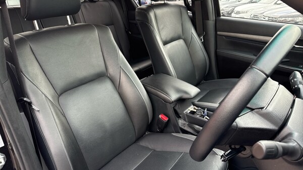 Used Toyota Hilux 2023 for sale - 76140024: Photo 22