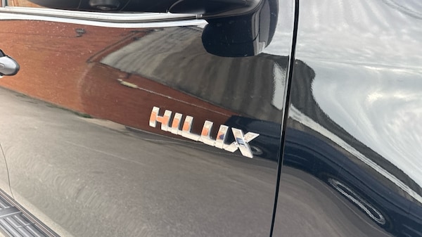 Used Toyota Hilux 2023 for sale - 76140024: Photo 24