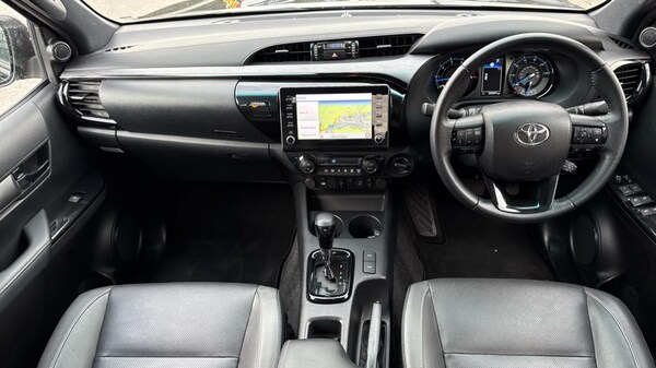 Used Toyota Hilux 2023 for sale - 76140024: Photo 28