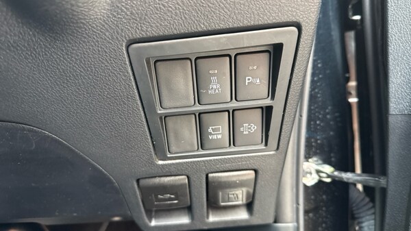 Used Toyota Hilux 2023 for sale - 76140024: Photo 38