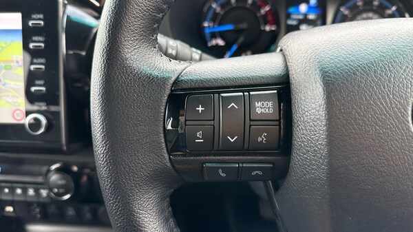 Used Toyota Hilux 2023 for sale - 76140024: Photo 44