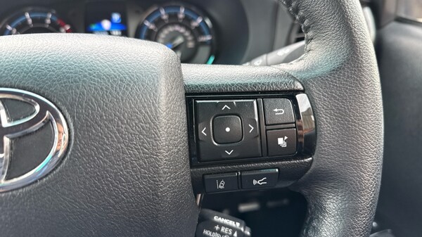 Used Toyota Hilux 2023 for sale - 76140024: Photo 45
