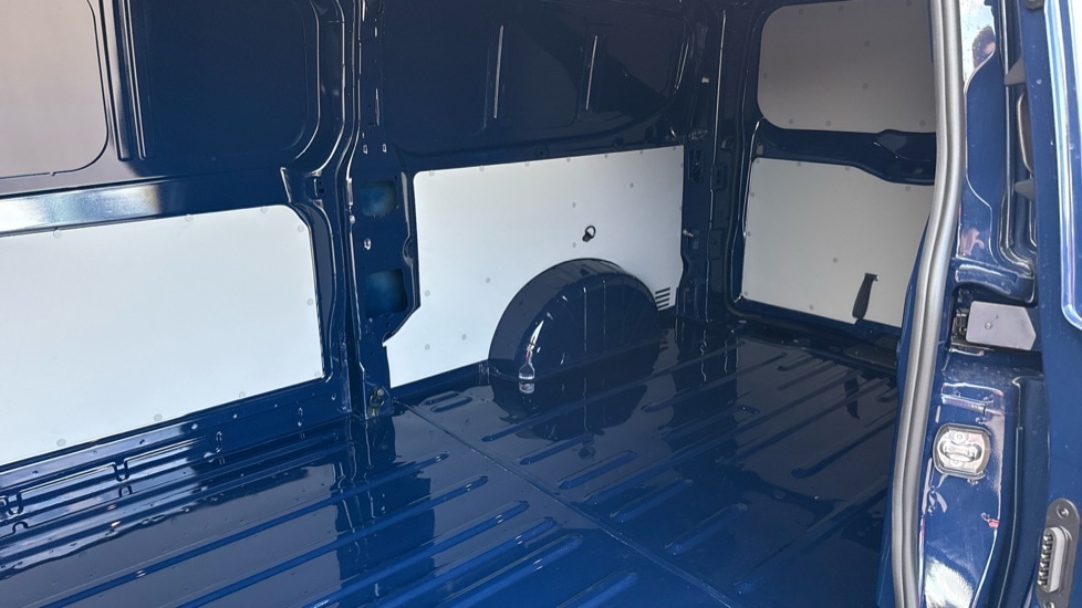 Used Volkswagen Transporter 2025 for sale - 76870571: Photo 9