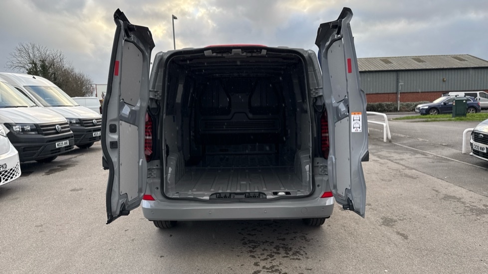 Used Volkswagen Transporter 2025 for sale - 76999479: Photo 10