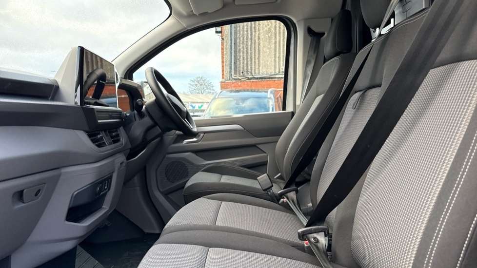 Used Volkswagen Transporter 2025 for sale - 76999479: Photo 2