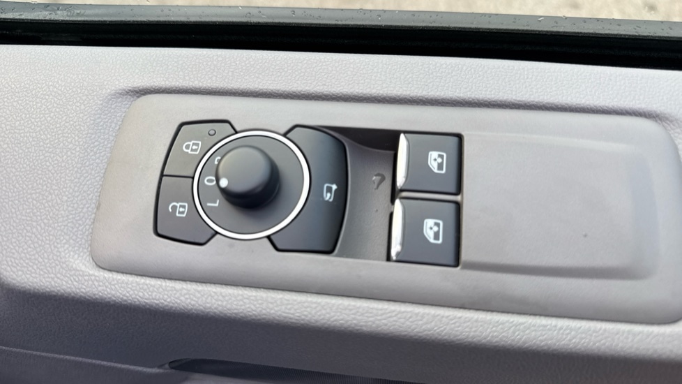 Used Volkswagen Transporter 2025 for sale - 76999479: Photo 40