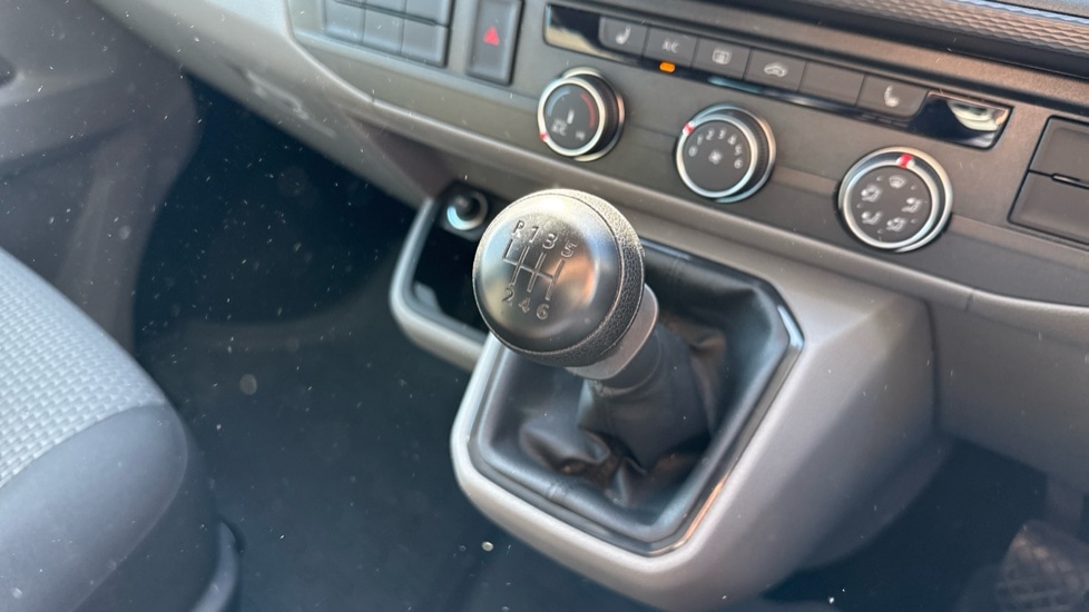 Used Volkswagen Transporter 2024 for sale - 76647829: Photo 14