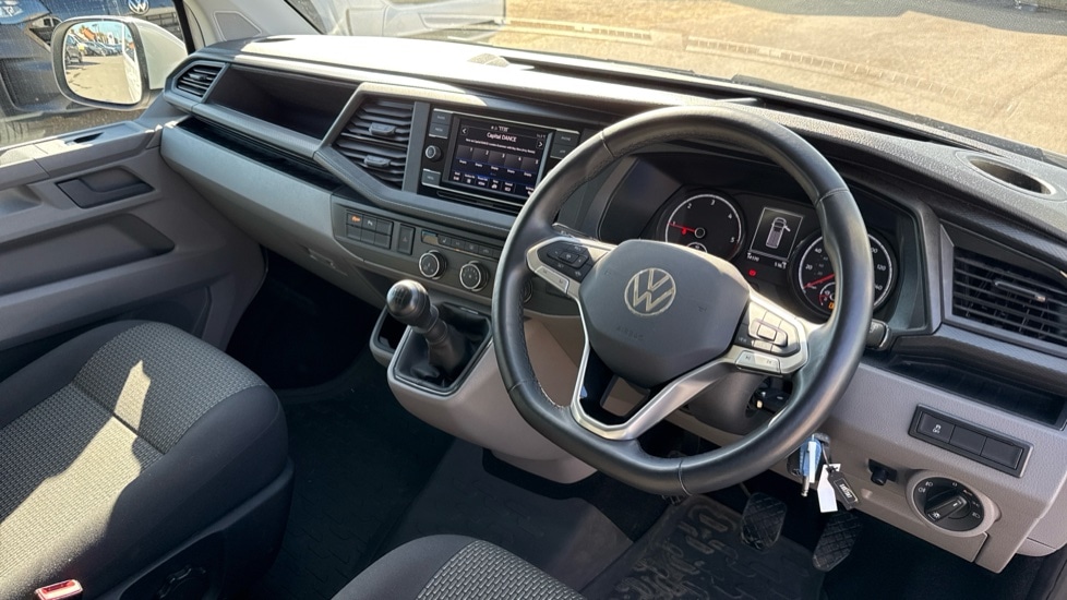 Used Volkswagen Transporter 2024 for sale - 76647829: Photo 6