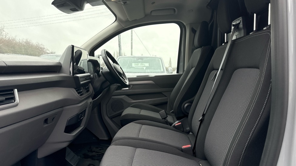 Used Volkswagen Transporter 2025 for sale - 76873364: Photo 2