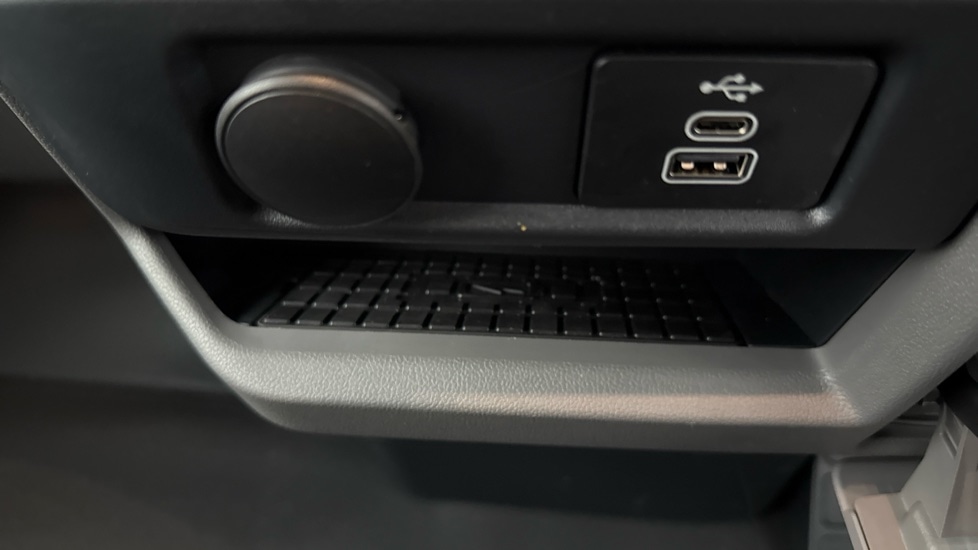 Used Volkswagen Transporter 2025 for sale - 76873364: Photo 34