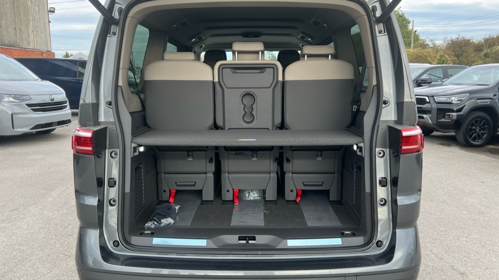 Used Volkswagen Multivan 2025 for sale - 76870263: Photo 10