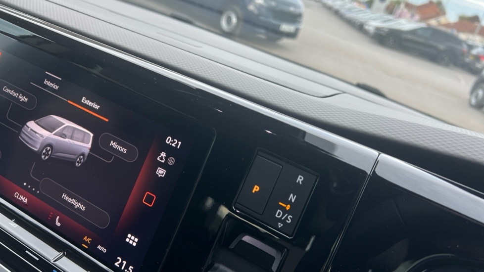 Used Volkswagen Multivan 2025 for sale - 76870263: Photo 14