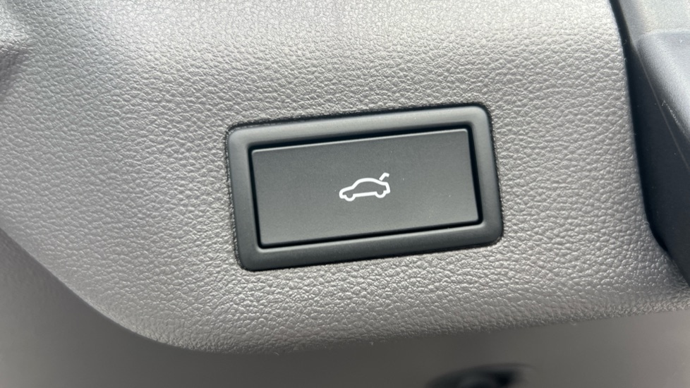 Used Volkswagen Multivan 2025 for sale - 76870263: Photo 26