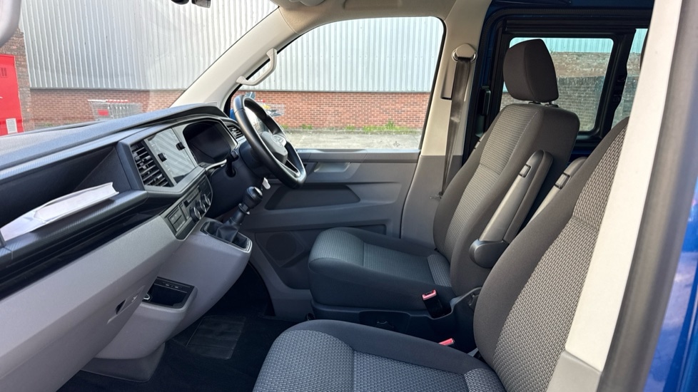 Used Volkswagen Transporter 2024 for sale - 76977693: Photo 2