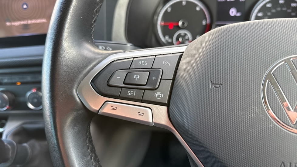 Used Volkswagen Transporter 2024 for sale - 76977693: Photo 37