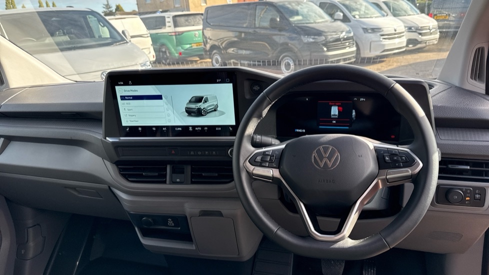 Used Volkswagen Transporter 2025 for sale - 76870554: Photo 11