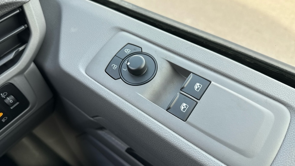 Used Volkswagen Transporter 2025 for sale - 76870554: Photo 21