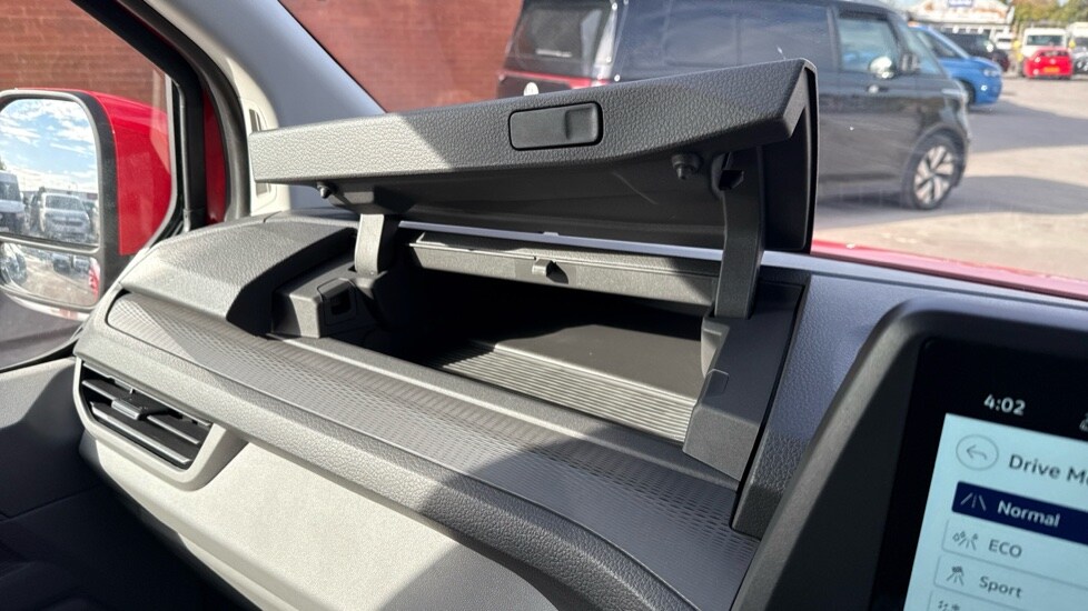 Used Volkswagen Transporter 2025 for sale - 76870554: Photo 35