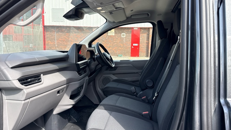 Used Volkswagen Transporter 2025 for sale - 76868532: Photo 4