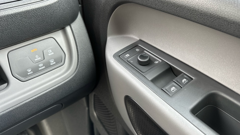 Used Volkswagen ID.Buzz 2024 for sale - 76869164: Photo 32