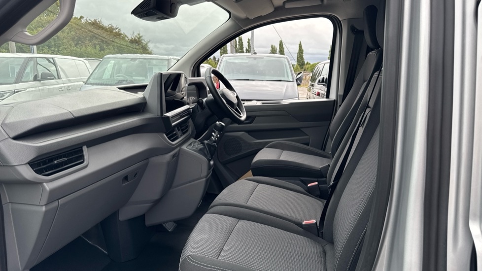 Used Volkswagen Transporter 2025 for sale - 76868723: Photo 2