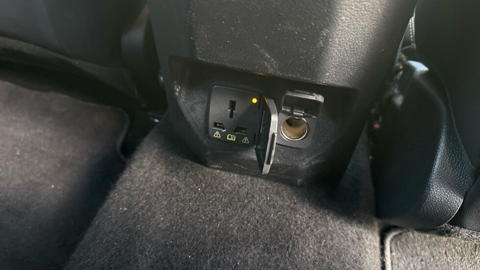 Used Volkswagen Amarok 2024 for sale - 75405934: Photo 32