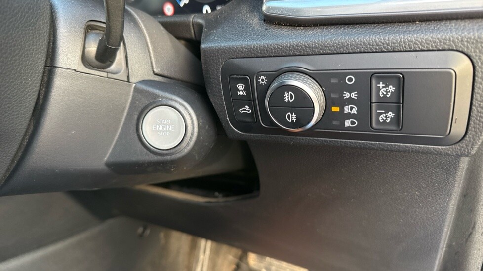 Used Volkswagen Amarok 2024 for sale - 75405934: Photo 38