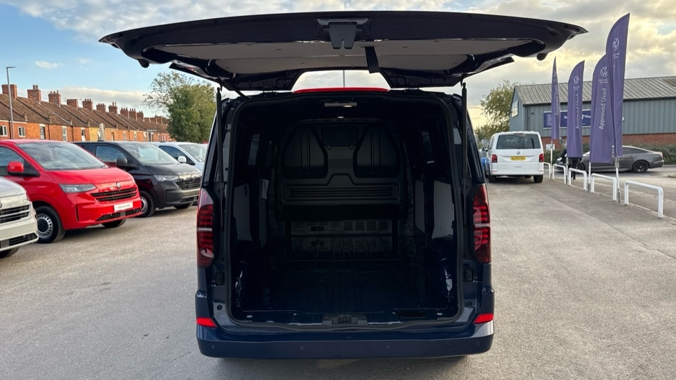 Used Volkswagen Transporter 2025 for sale - 76302451: Photo 10