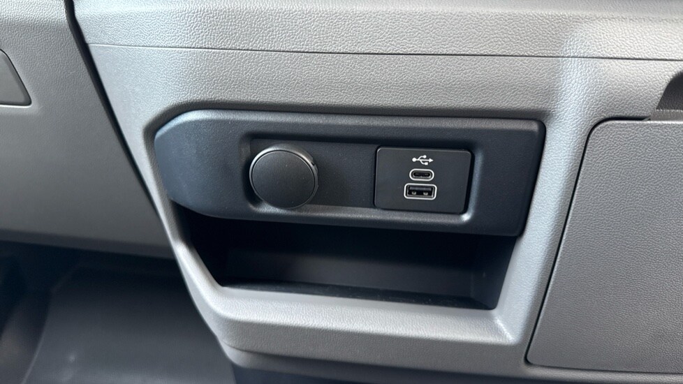 Used Volkswagen Transporter 2025 for sale - 76302451: Photo 34