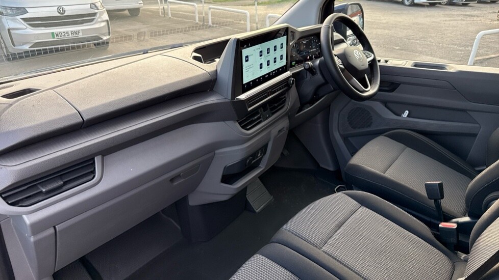 Used Volkswagen Transporter 2025 for sale - 76302451: Photo 41