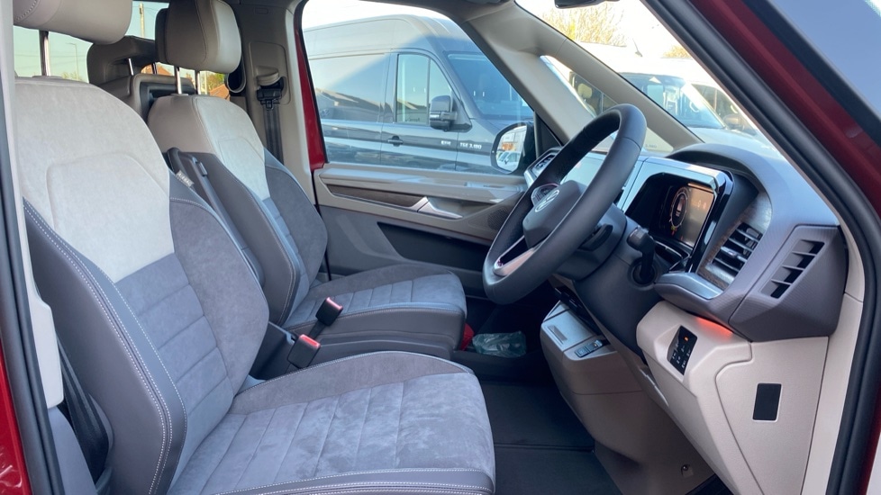 Used Volkswagen Multivan 2025 for sale - 76869289: Photo 35
