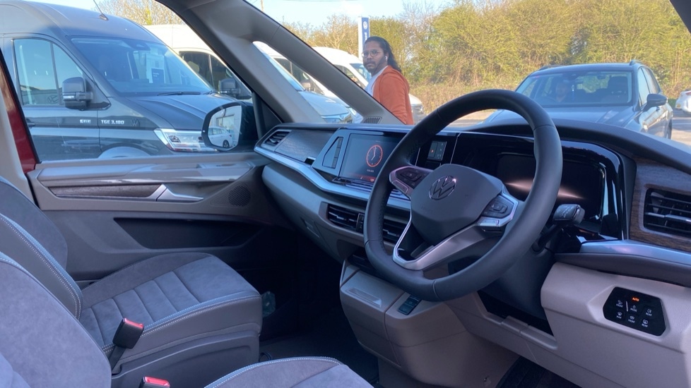 Used Volkswagen Multivan 2025 for sale - 76869289: Photo 6