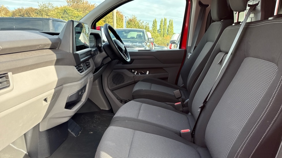 Used Volkswagen Transporter 2025 for sale - 76302222: Photo 2