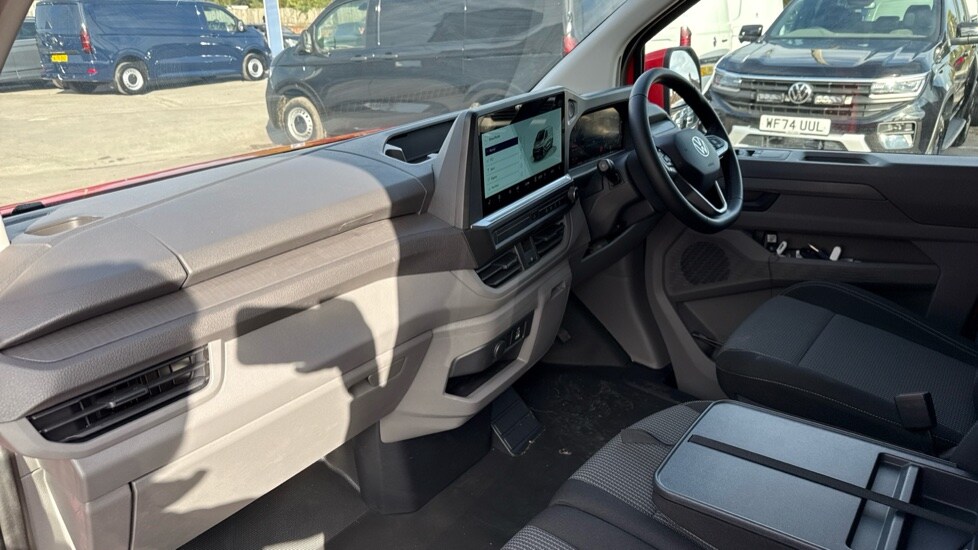 Used Volkswagen Transporter 2025 for sale - 76302222: Photo 38