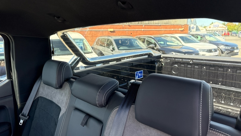 Used Volkswagen Amarok 2024 for sale - 76870039: Photo 9