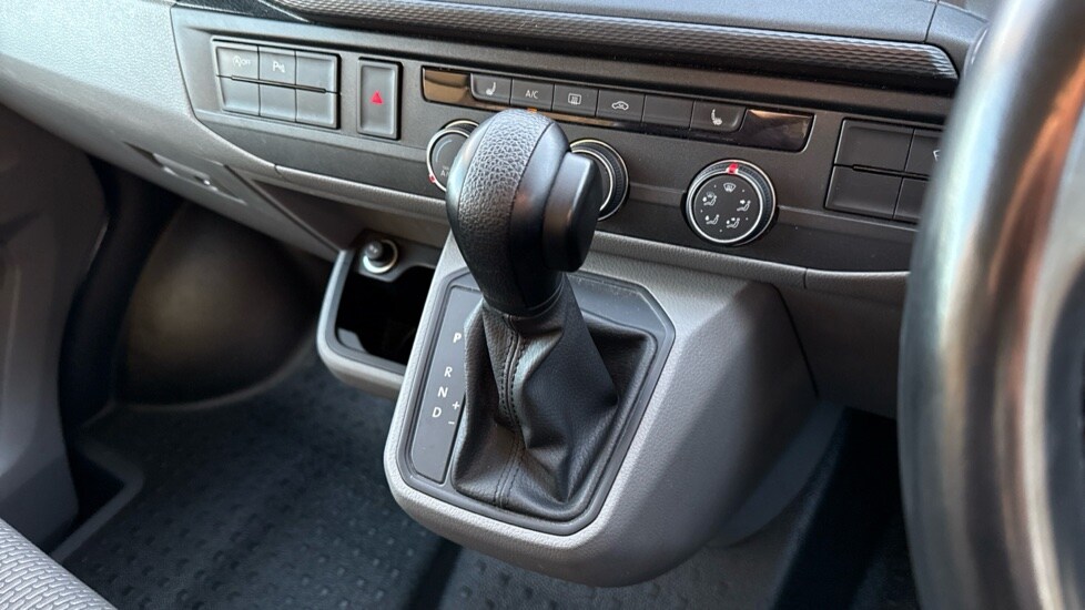 Used Volkswagen Transporter 2023 for sale - 76914880: Photo 14