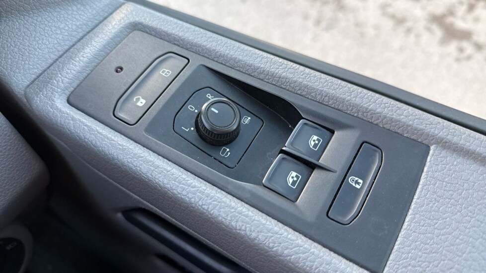 Used Volkswagen Transporter 2023 for sale - 76914880: Photo 22