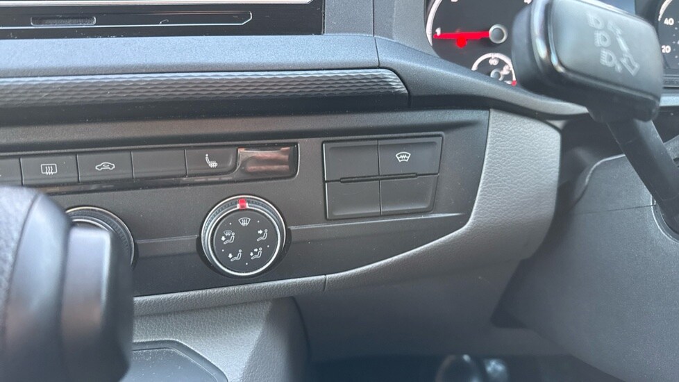 Used Volkswagen Transporter 2023 for sale - 76914880: Photo 34