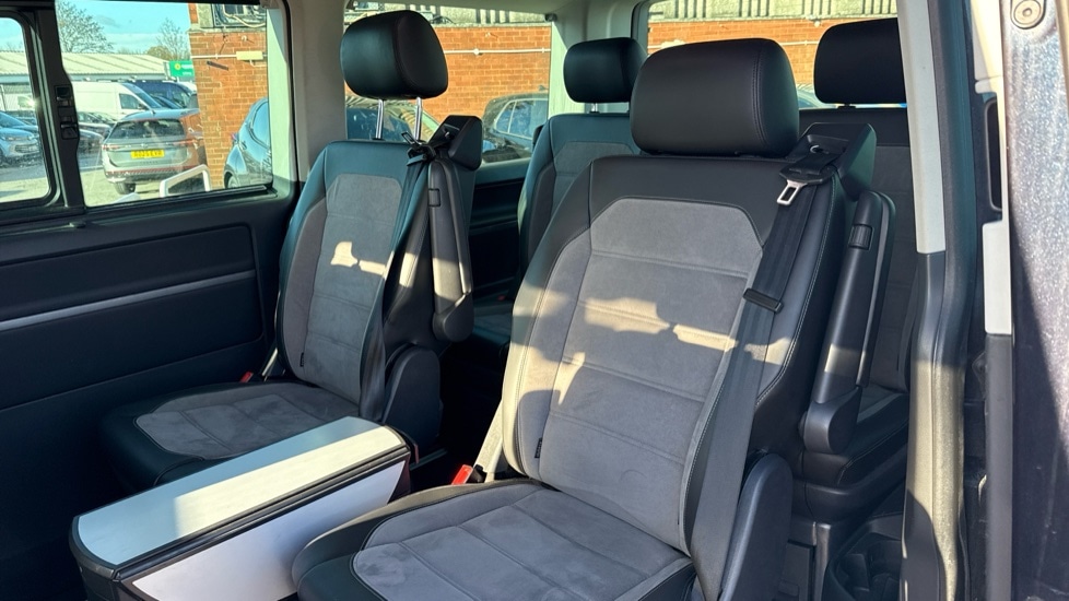 Used Volkswagen Caravelle 2020 for sale - 76915095: Photo 9