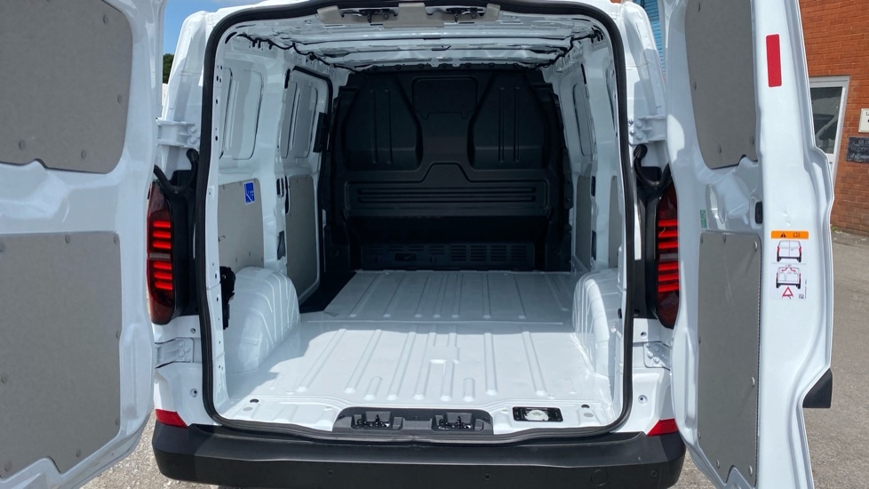 Used Volkswagen Transporter 2025 for sale - 76868383: Photo 10