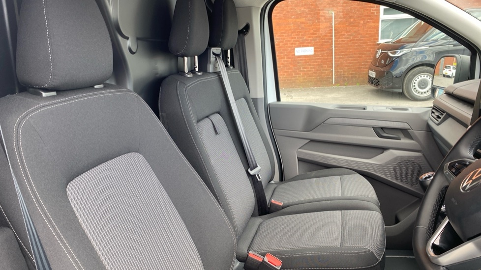 Used Volkswagen Transporter 2025 for sale - 76868383: Photo 33
