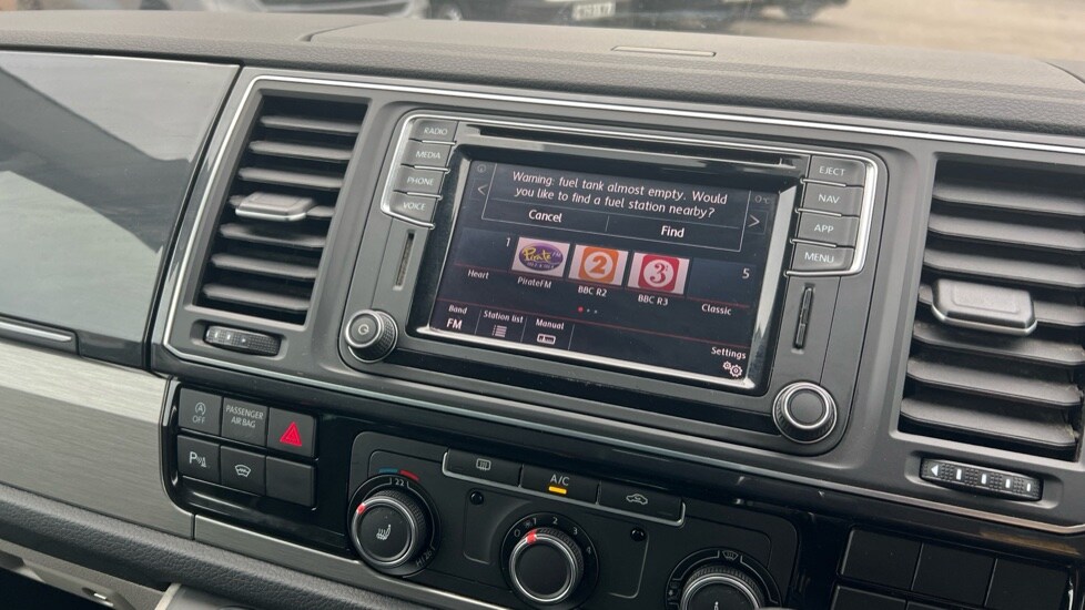 Used Volkswagen Transporter 2018 for sale - 76984005: Photo 16