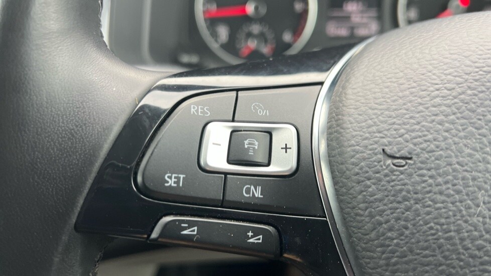 Used Volkswagen Transporter 2018 for sale - 76984005: Photo 25