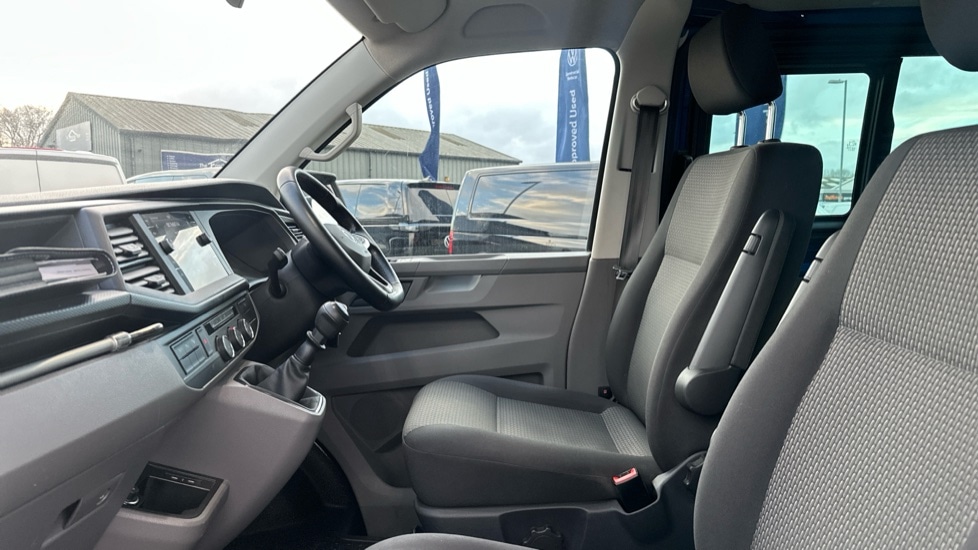 Used Volkswagen Transporter 2020 for sale - 76914882: Photo 2