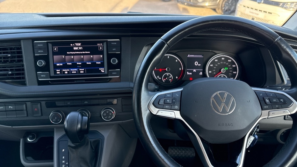 Used Volkswagen Transporter 2024 for sale - 76872392: Photo 11