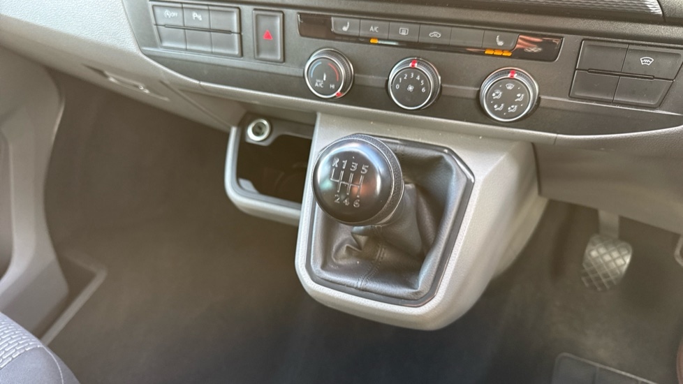 Used Volkswagen Transporter 2024 for sale - 76869542: Photo 14