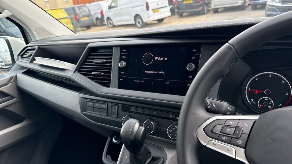 Used Volkswagen Transporter 2024 for sale - 76868527: Photo 12